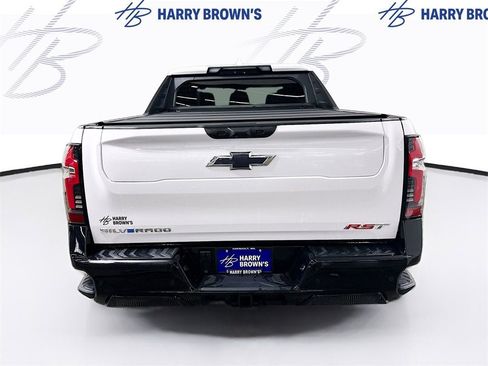 Used 2025 Chevrolet Silverado EV RST image 32
