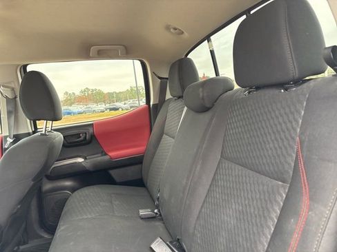 Used 2022 Toyota Tacoma SR5 image 18