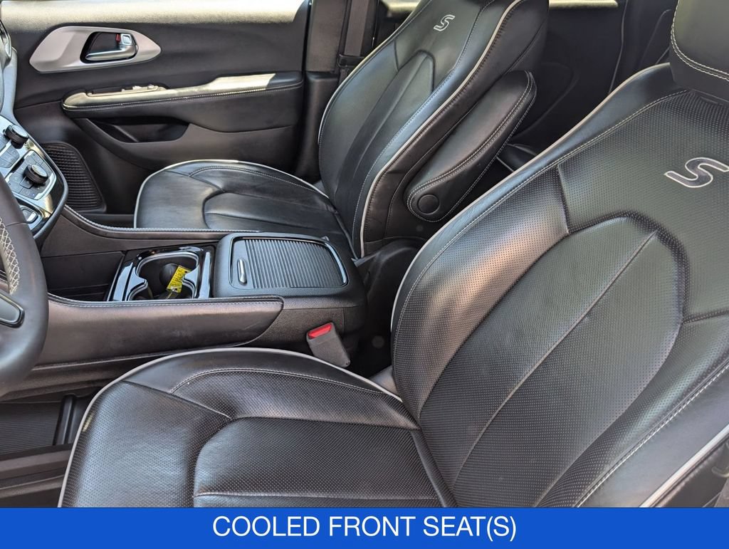 Used 2025 Chrysler Pacifica Limited FWD image 14