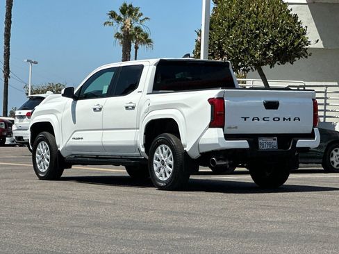 Used 2025 Toyota Tacoma SR5 AWD/4WD image 3