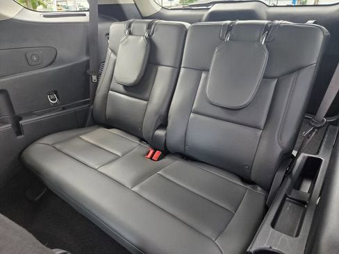 Used 2025 Ford Explorer Active w/ Active Comfort Package AWD/4WD image 13