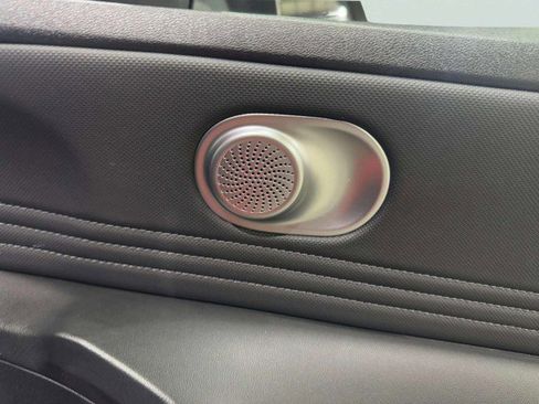 Used 2022 Hyundai Elantra Limited image 31