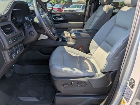 Used 2022 Chevrolet Suburban LT w/ LT Signature Package AWD/4WD image 16