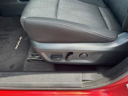 Certified 2025 Nissan Rogue SV AWD/4WD image 21
