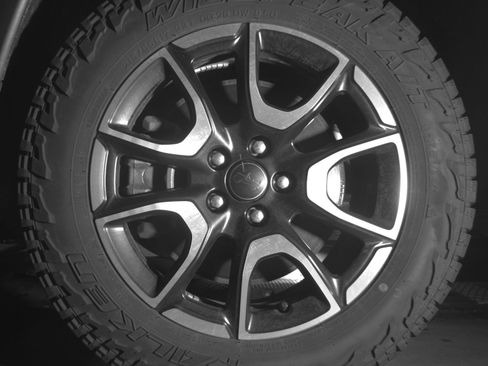 Used 2025 Jeep Compass Trailhawk image 12