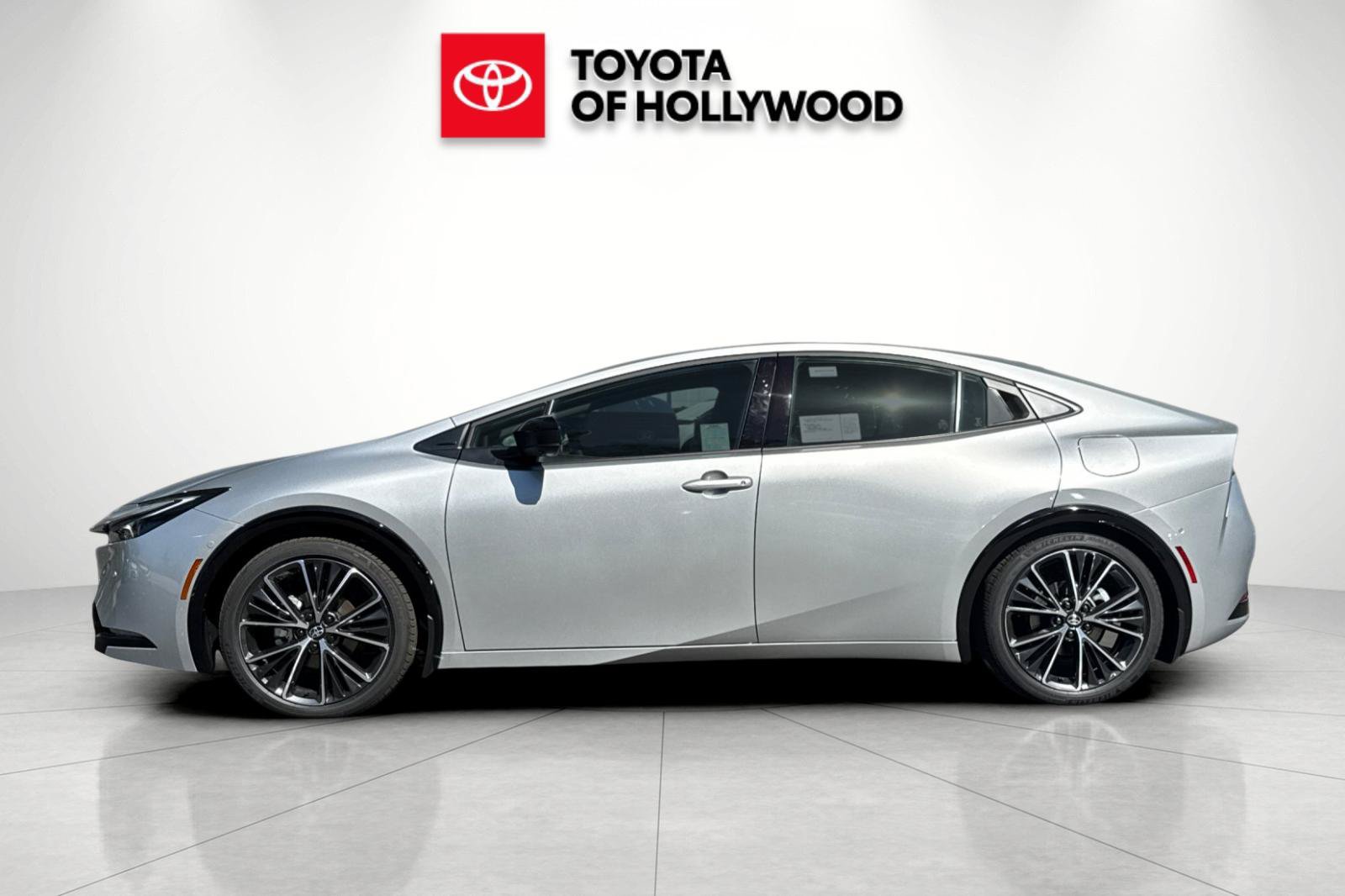 New 2027 Toyota Prius Limited w/ Limited Premium Package FWD image 9