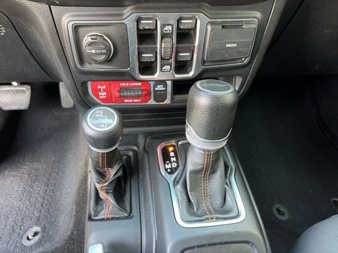 Certified 2021 Jeep Gladiator Mojave AWD/4WD image 17