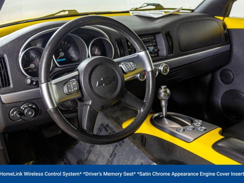 Used 2004 Chevrolet SSR w/ Preferred Equipment Group RWD image 7