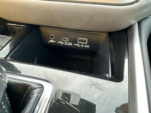 Used 2024 Subaru Outback Premium AWD/4WD image 20