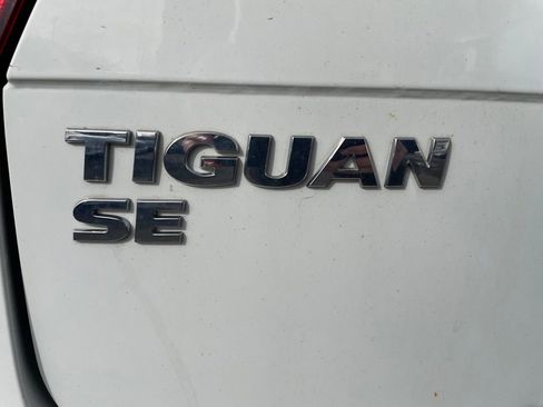 Used 2019 Volkswagen Tiguan SE w/ Panoramic Sunroof Package AWD/4WD image 6