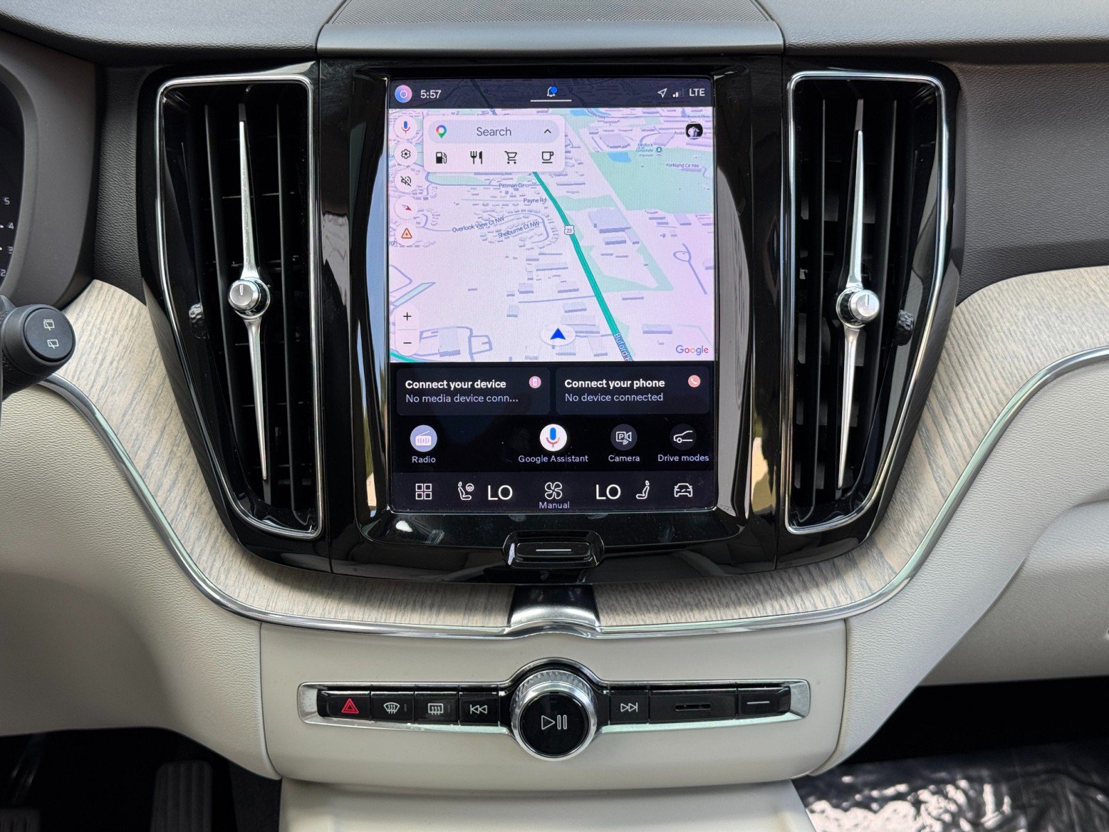 Used 2023 Volvo XC60 B5 Plus w/ Protection Package Premier FWD image 24