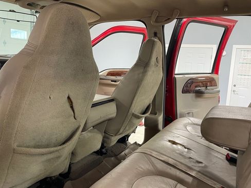 Used 2000 Ford F250 Lariat image 14