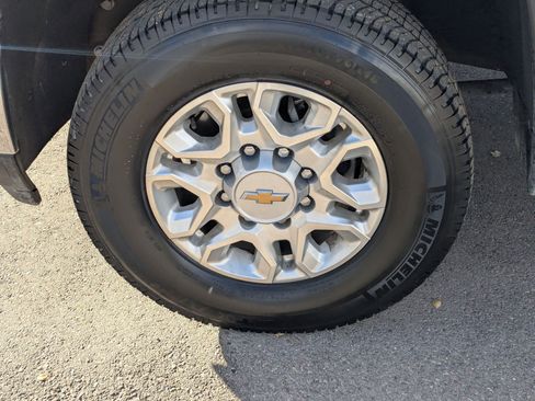 Used 2024 Chevrolet Silverado 3500 W/T image 13