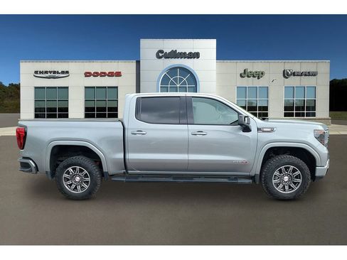 Used 2025 GMC Sierra 1500 AT4 w/ Technology Package AWD/4WD image 2