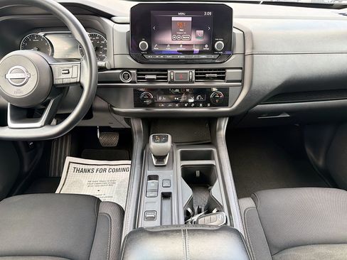 Used 2023 Nissan Pathfinder S FWD image 17