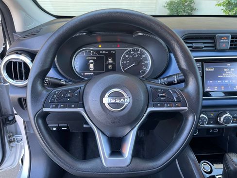 Used 2025 Nissan Versa SV FWD image 27