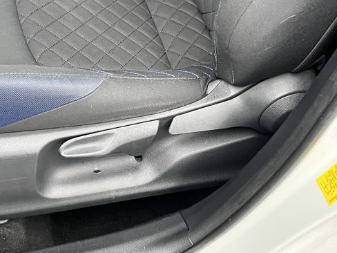 Used 2020 Toyota C-HR XLE image 14