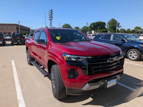 Used 2024 Chevrolet Colorado Z71 w/ Z71 Convenience Package 2 AWD/4WD image 1
