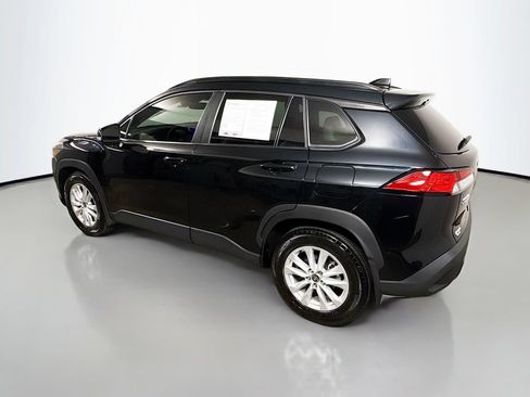 Certified 2025 Toyota Corolla Cross LE w/ Moonroof Package FWD image 5