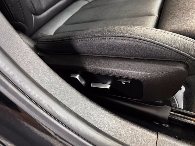 Used 2021 BMW 330e xDrive w/ Driving Assistance Package AWD/4WD image 24
