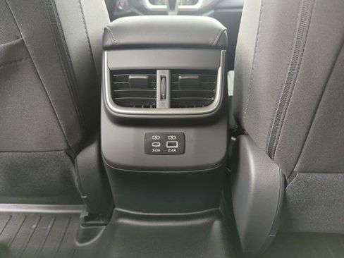 Used 2025 Subaru Outback Premium image 33