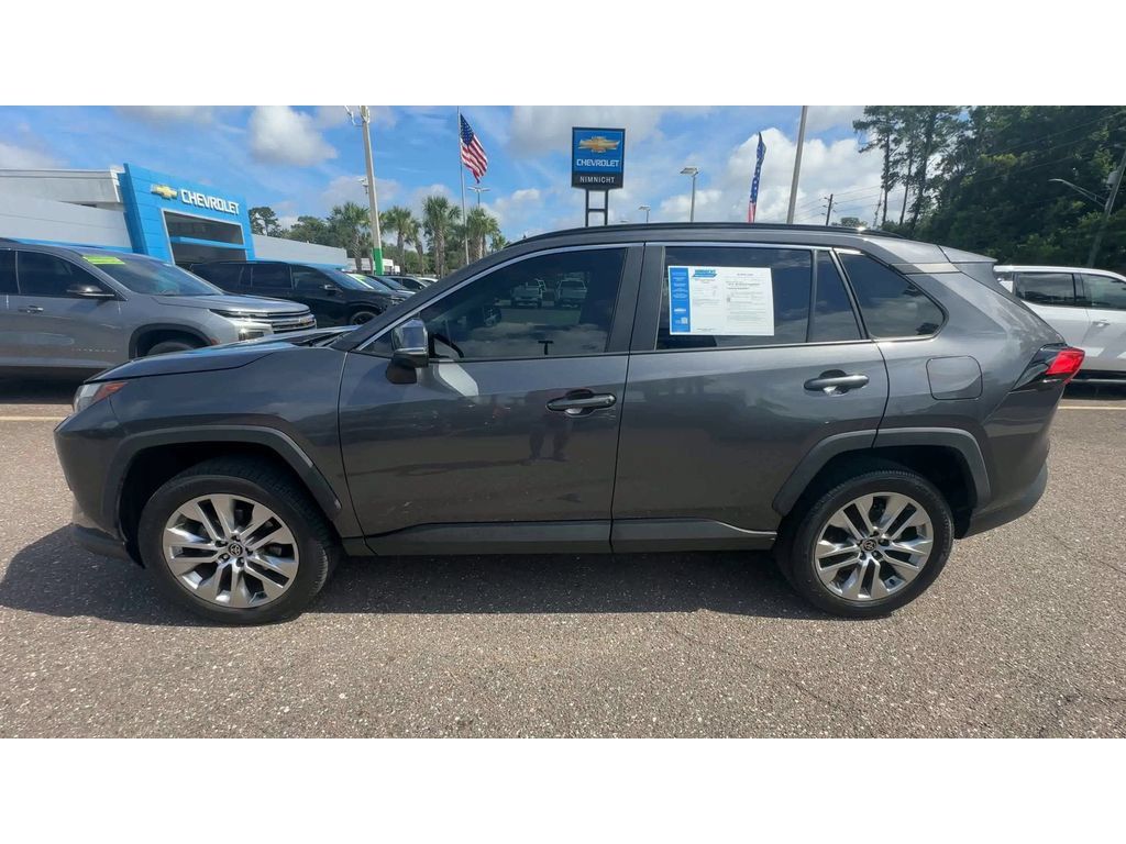 Used 2023 Toyota RAV4 XLE Premium FWD image 5