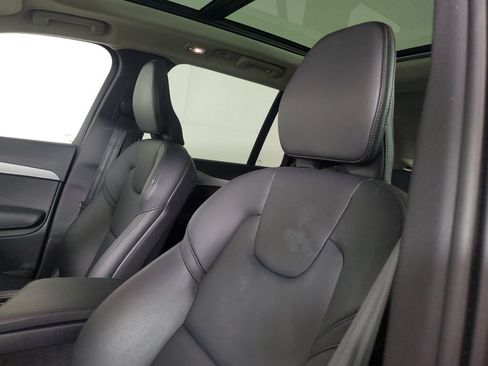 Used 2025 Volvo XC90 B5 Core AWD/4WD image 24