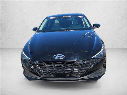 Used 2021 Hyundai Elantra Limited image 2