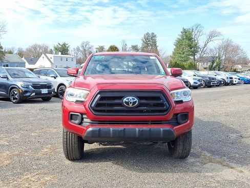 Used 2020 Toyota Tacoma SR AWD/4WD image 2