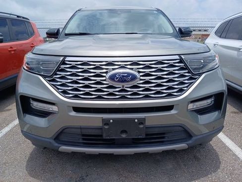 Used 2020 Ford Explorer Platinum w/ Premium Technology Package AWD/4WD image 3