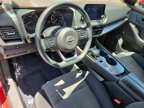 Certified 2023 Nissan Rogue SV FWD image 13
