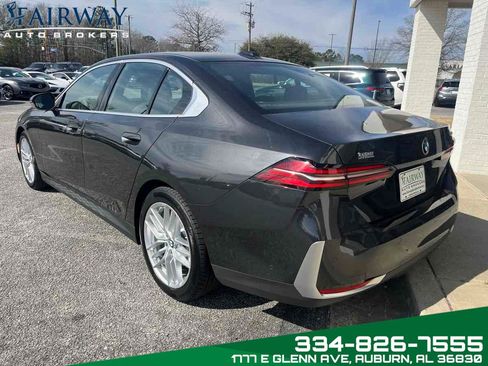 Used 2024 BMW 530i w/ Premium Package RWD image 8