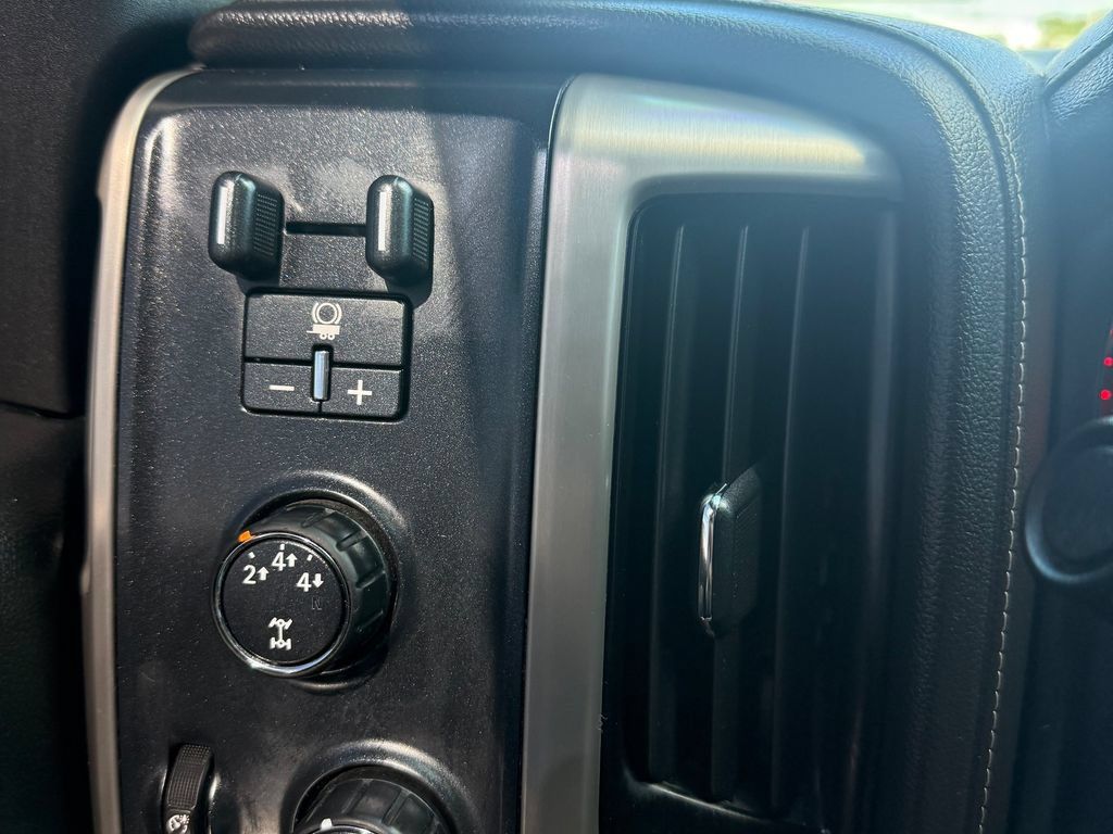 Used 2016 GMC Sierra 2500 Denali w/ Duramax Plus Package AWD/4WD image 36