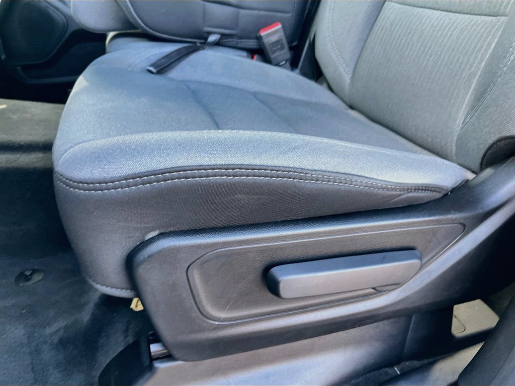 Used 2021 RAM 1500 Big Horn AWD/4WD image 18