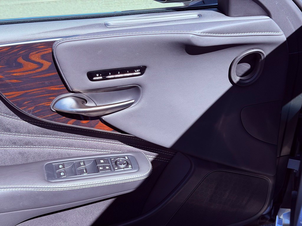 Certified 2023 Lexus LS 500 w/ Luxury Package RWD image 21