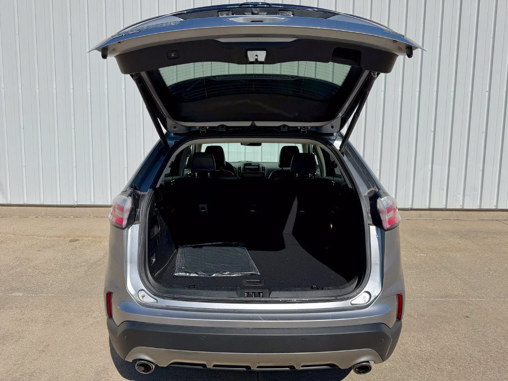 Used 2024 Ford Edge Titanium AWD/4WD image 16