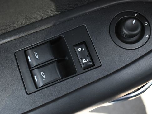 Used 2009 Dodge Challenger R/T w/ Sound Group RWD image 12