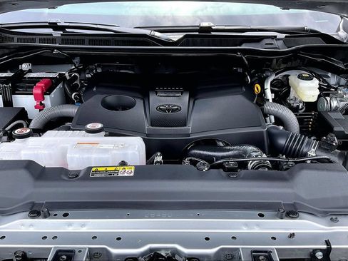 Used 2026 Toyota Tundra Platinum AWD/4WD image 31