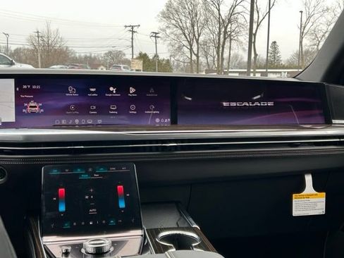 New 2026 Cadillac Escalade Luxury w/ Touring Package image 21