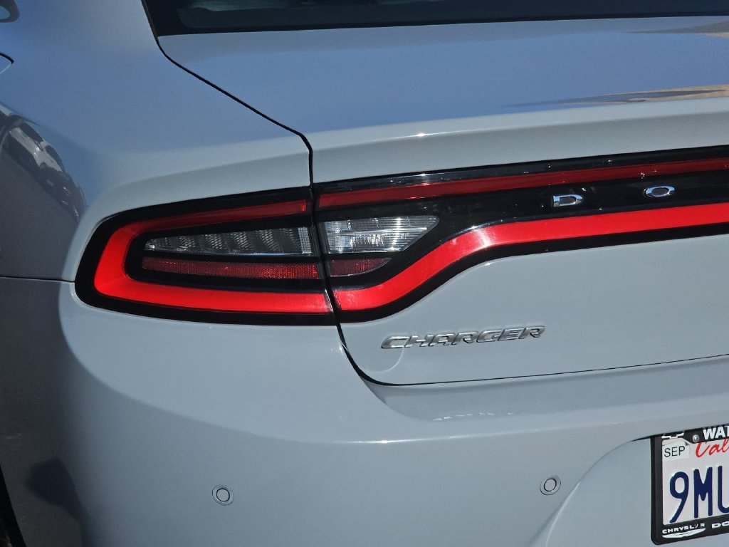 Used 2021 Dodge Charger SXT w/ Leather Interior Group RWD image 39