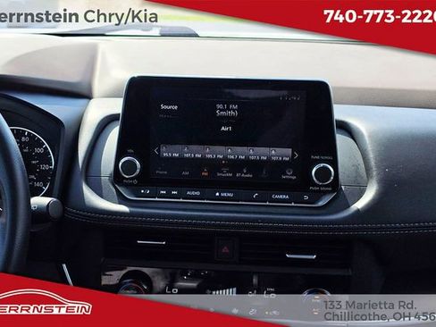 Used 2023 Nissan Rogue SV image 10