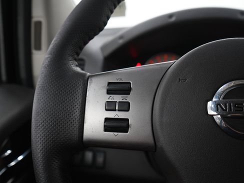 Used 2012 Nissan Frontier PRO-4X AWD/4WD image 24