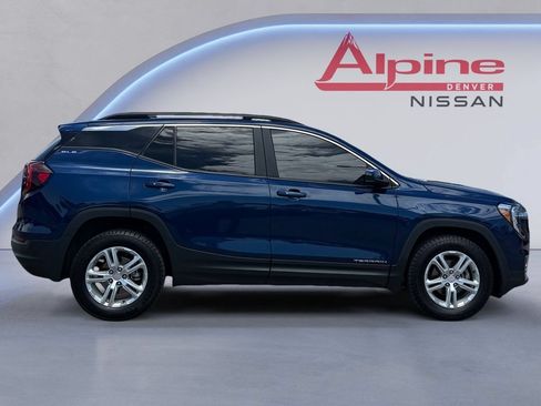 Used 2022 GMC Terrain SLE w/ Driver Convenience Package AWD/4WD image 6