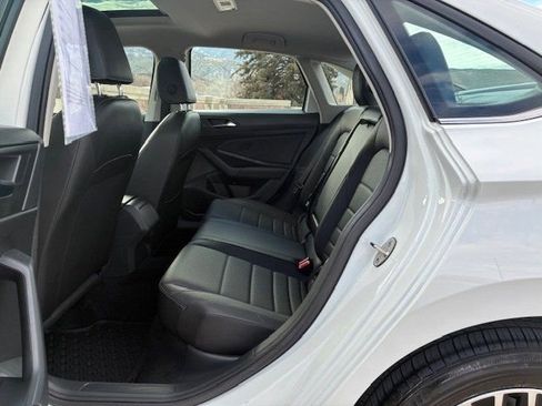 Used 2021 Volkswagen Jetta SE image 20