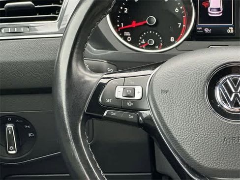 Used 2021 Volkswagen Tiguan SE R-Line image 9