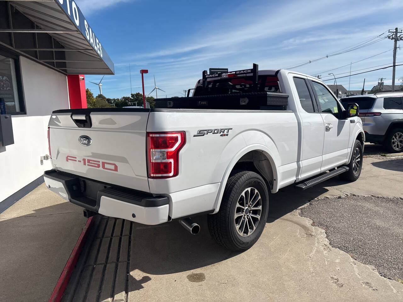 Used 2018 Ford F150 XLT w/ Equipment Group 302A Luxury AWD/4WD image 4