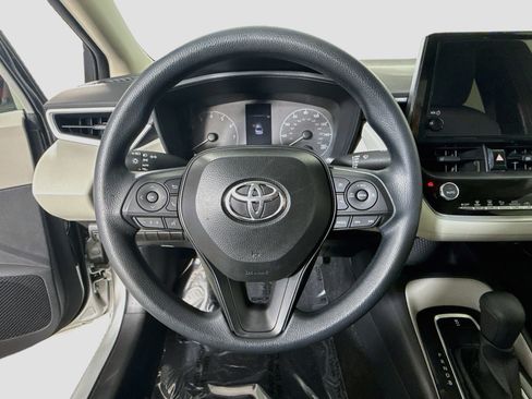 Used 2025 Toyota Corolla LE FWD image 13