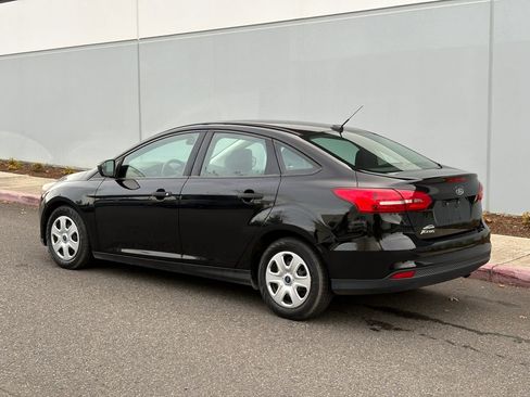 Used 2018 Ford Focus S image 4