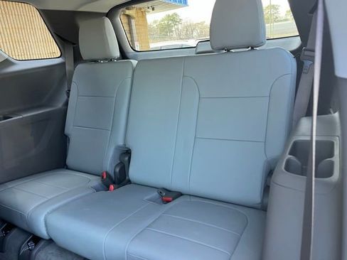 Used 2020 Chevrolet Traverse Premier image 16