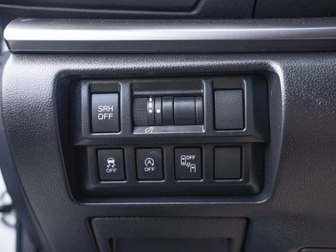 Used 2022 Subaru Crosstrek 2.5i Limited image 32